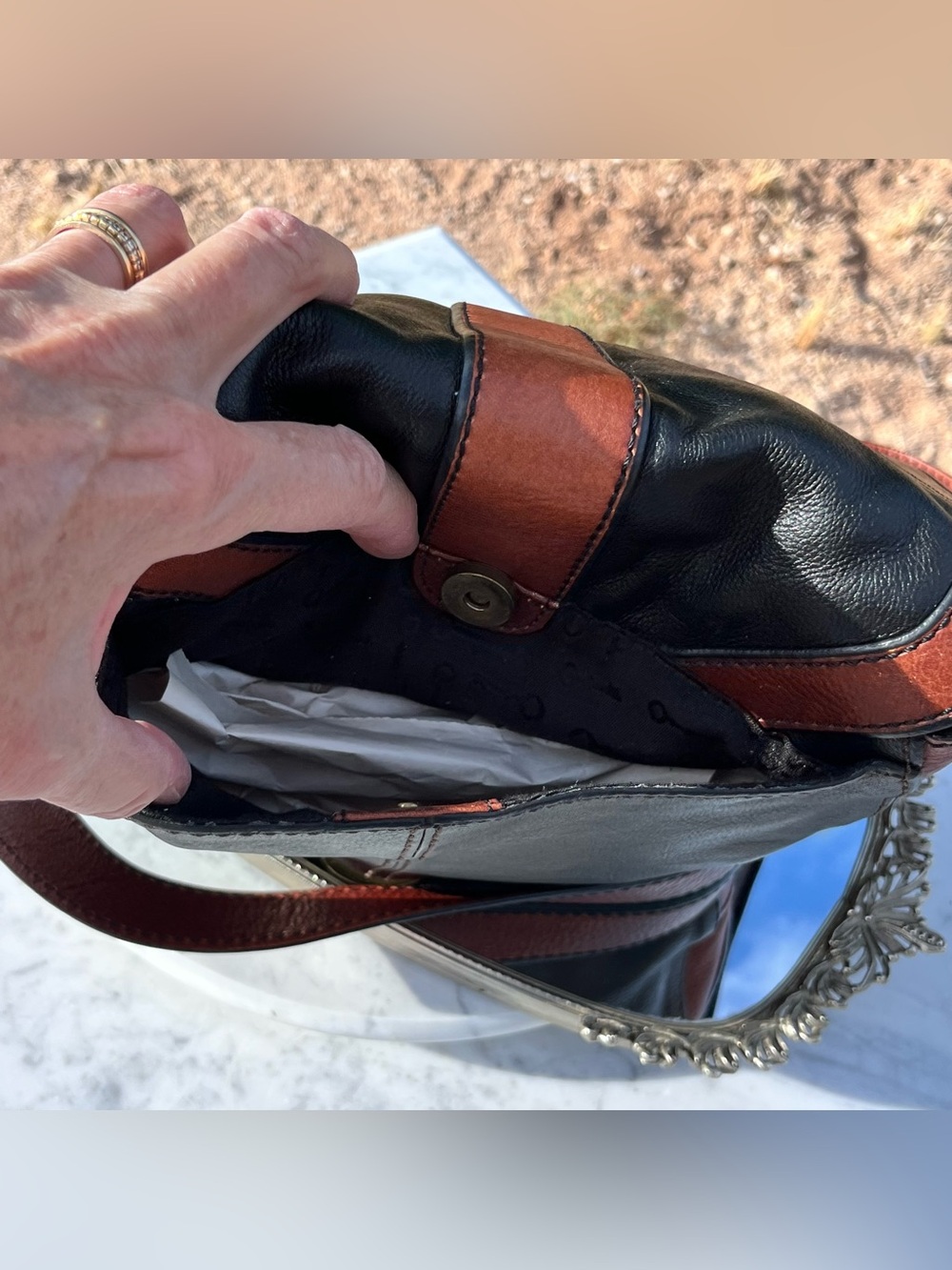 Vintage Fossil Saddlebag Handbag / Purse, Black / Brown, Flap, Adj Strap - Picture 8 of 14